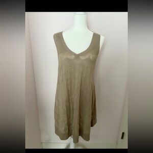 Rachel Roy V-neck sleeveless dress size M color beige
